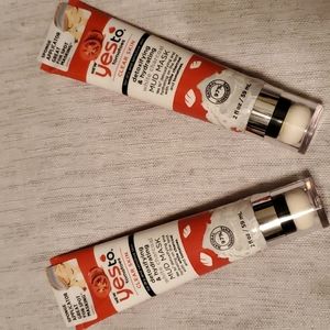 Yes to Tomatoes Clear Skin Detox. & Hydrate Bundle- Brand New
